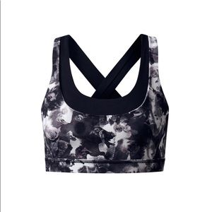 lululemon - Run Stuff Your Bra III